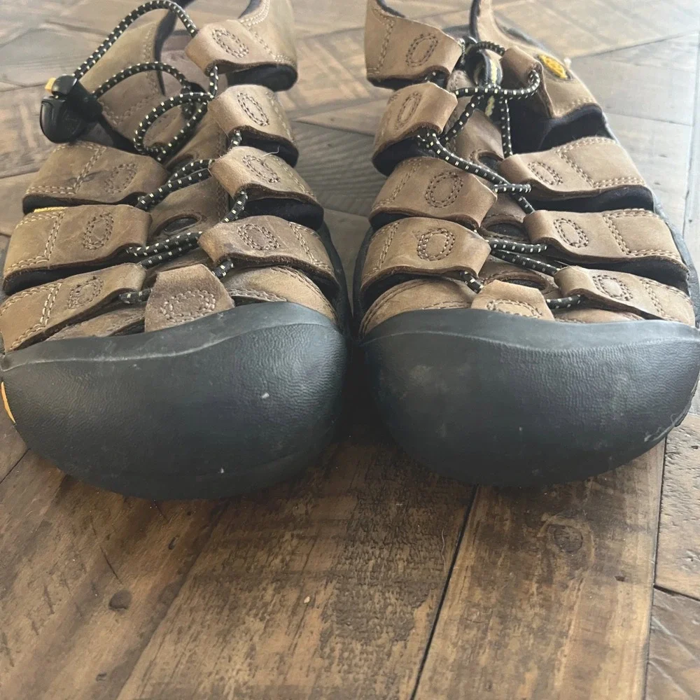 Keen Newport Sandals 9.5 Mens Leather Waterproof Fisherman Brown Gorpcore Hiking